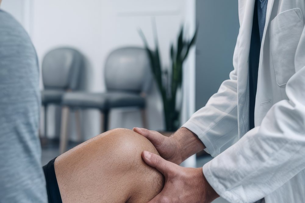 Accompagnement du patient par le kinésithérapeute lors du suivi