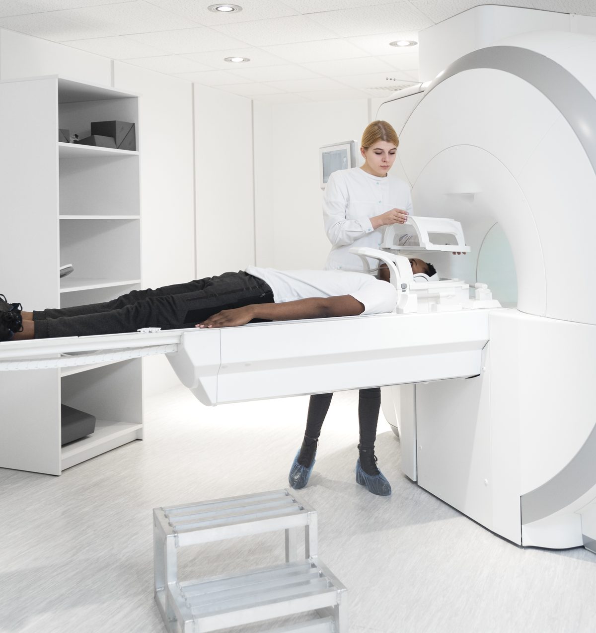 Patient réalisant un scanner dans le cadre du bilan préopératoire